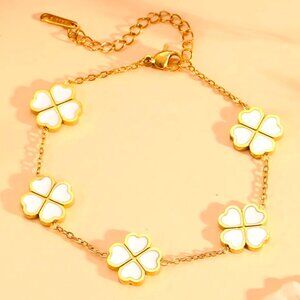 18K GOLD DIPPED 4 LEAF CLOVERS MADE OF HEARTS RIMMED IN GOLD CHAIN BRACELET